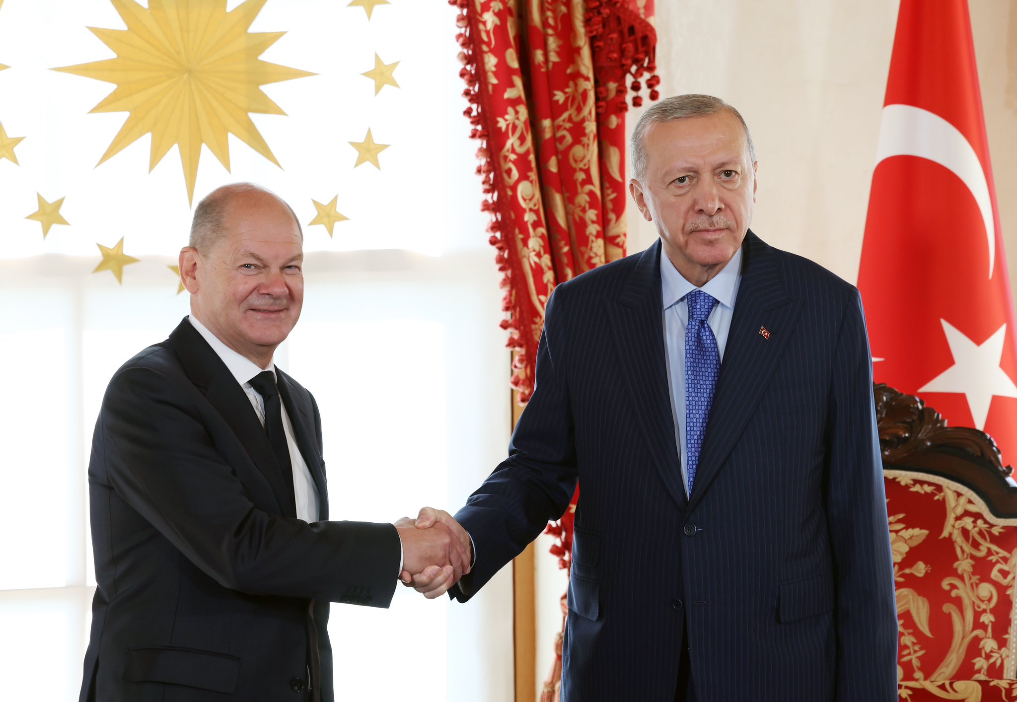 Cumhurbaşkanı Erdoğan ve Almanya Başbakanı Scholz, Dolmabahçe’de bir araya geldi