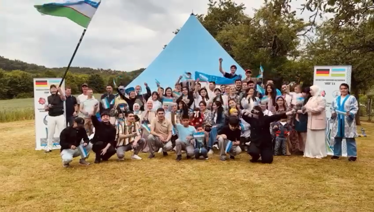 Özbekistan Türkleri Gera’da Bayramlaştı, Berlin’de “Turon” Takımıyla Sahaya Çıktı