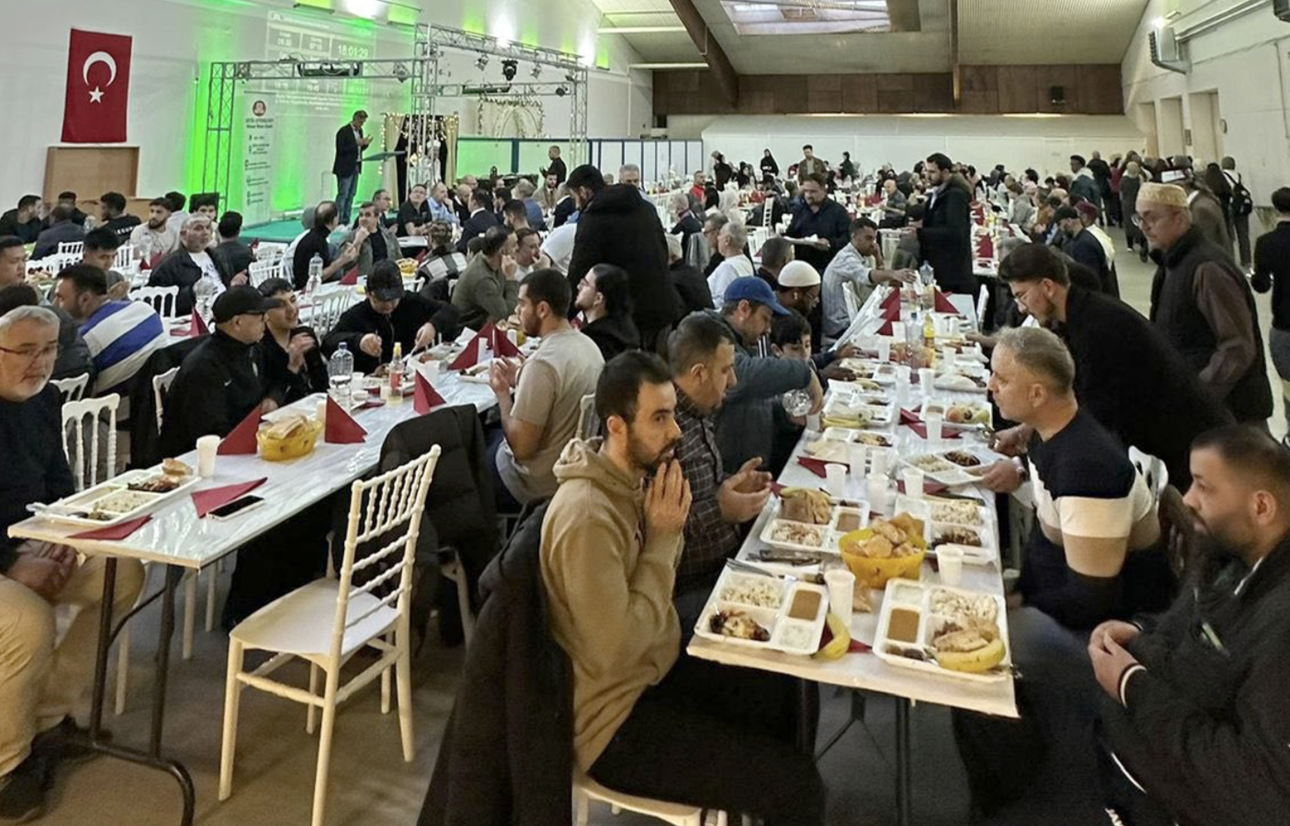 Leverkusen Mimar Sinan Camii’nde geleneksel iftar buluşması