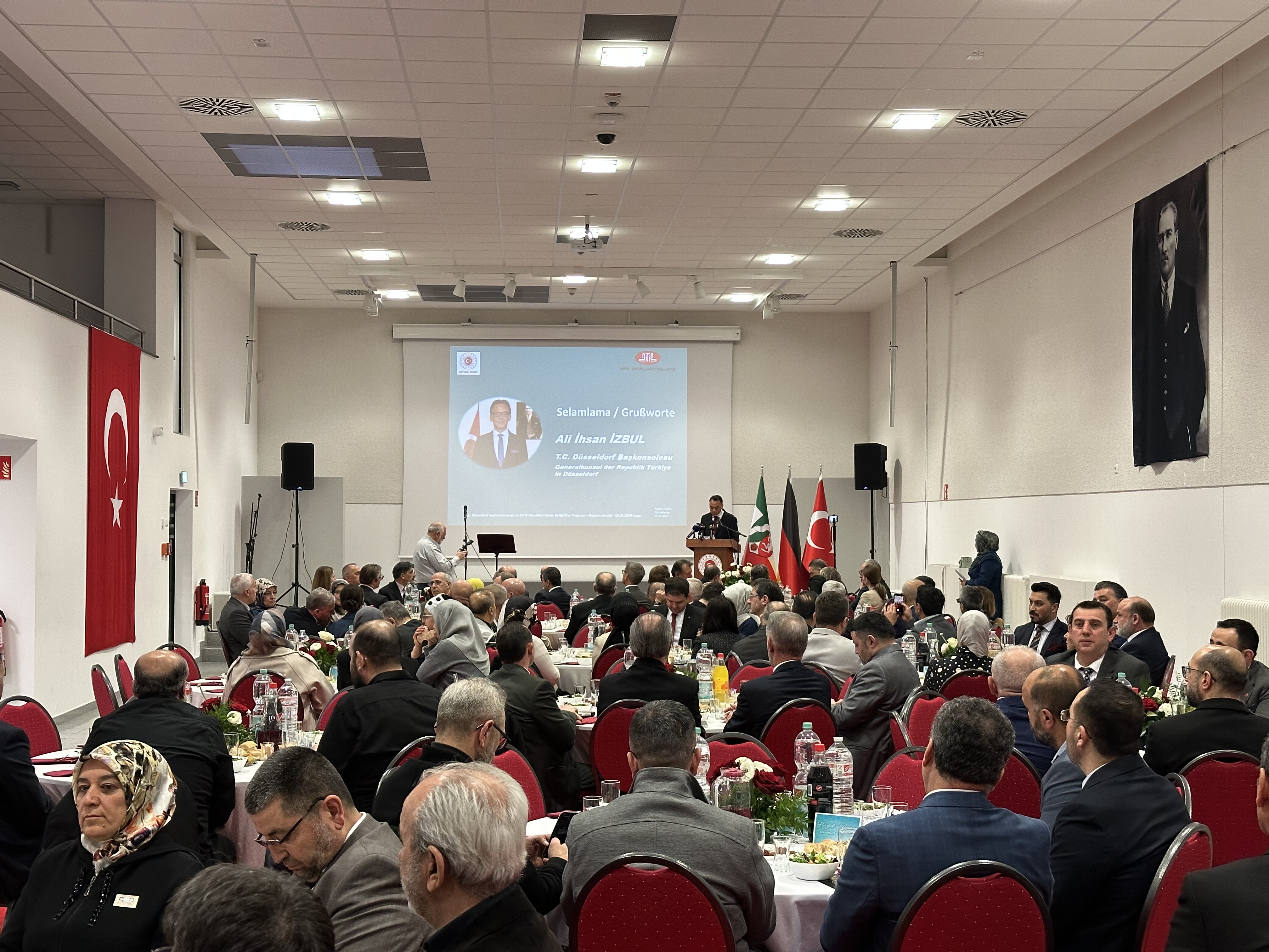 Düsseldorf’ta Türkiye Başkonsolosluğu ve DİTİB’den İftar Programı